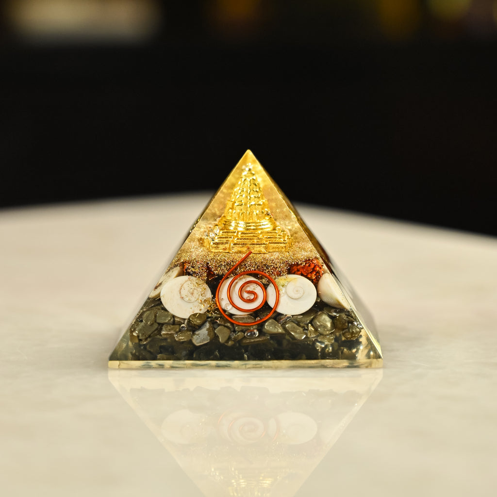 HindCraft Pyrite Money Magnet Orgonite Pyramid with Shree Yantra, Pyrite Chips, Gomti Chakra, Rudraksha and Copper Coil for Vastu Home Décor