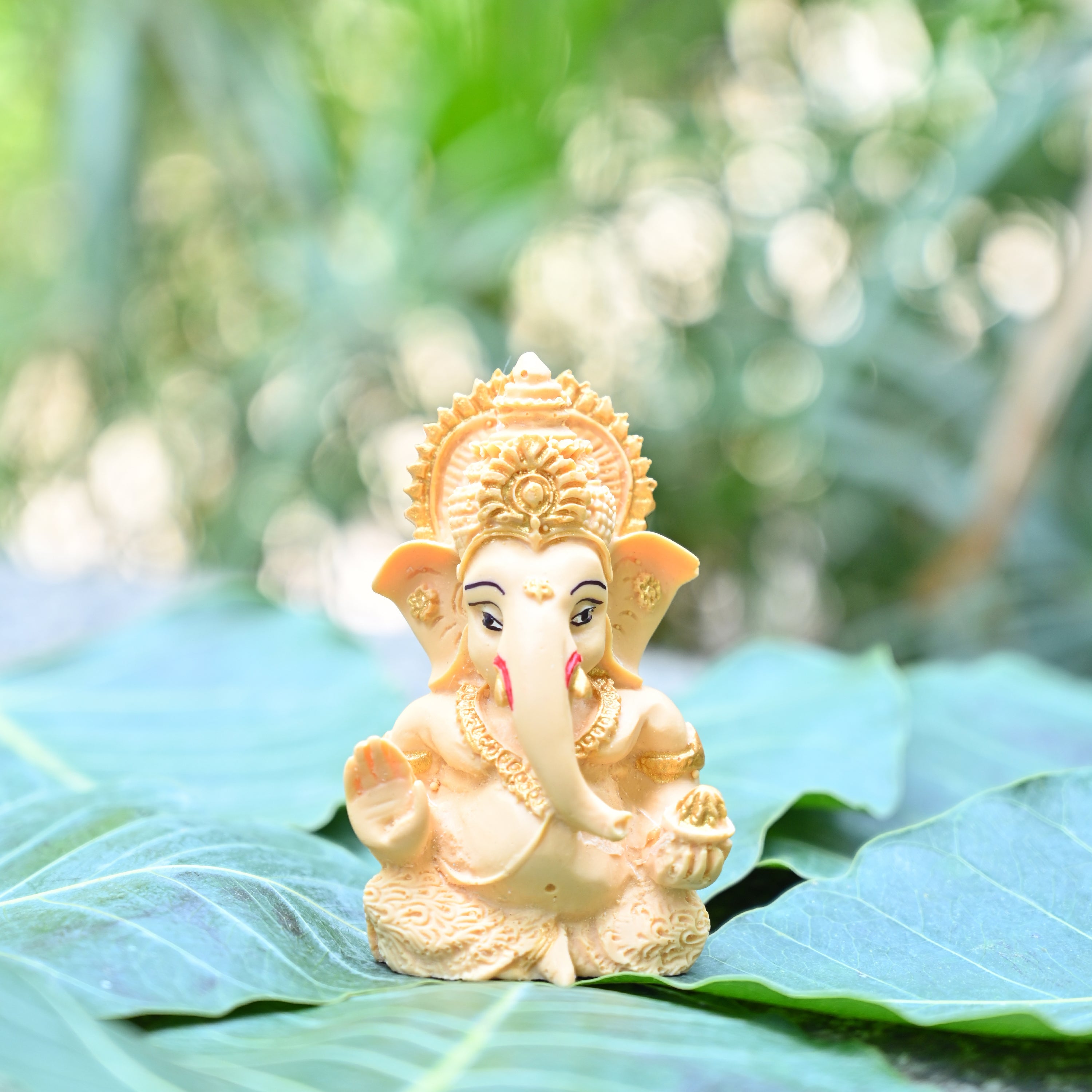 HindCraft Lord Ganesha Idol for Car Dashboard, Home Temple, Office Desk & Spiritual Décor